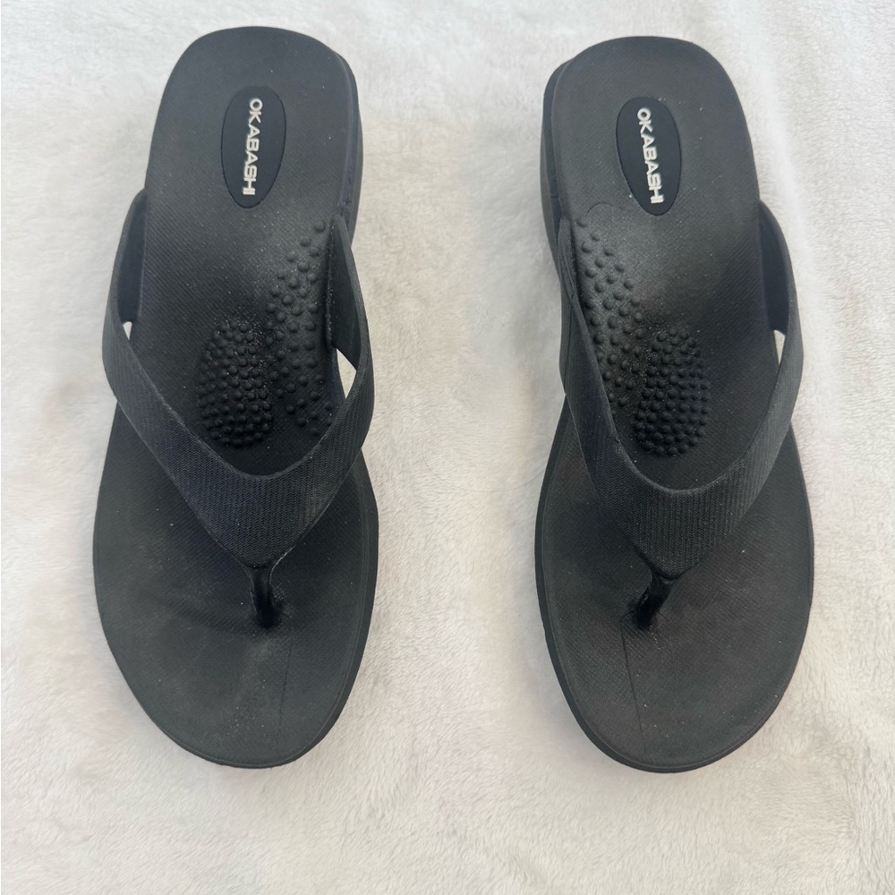 Okabashi size Medium (6.5 to 7.5) Black Thong Sandal. Worn maybe once; like new. - Picture 6 of 11